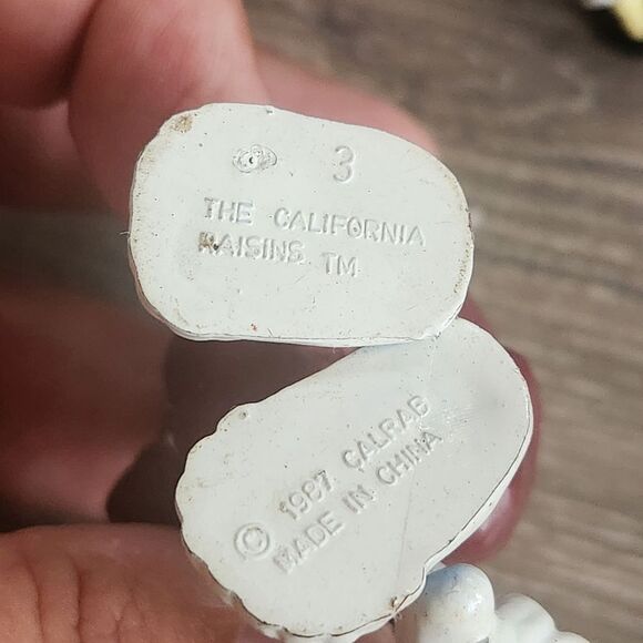 Vintage 80s Lot Of California Raisins PVC  Vinyl Figures & Collectibles Stickers - Picture 6 of 12